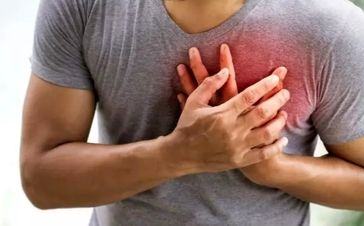 هر ساعت نشستن چقدر از عمر قلب کم می‌کند؟