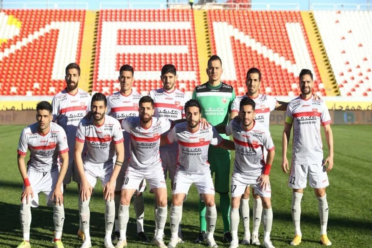 خط دفاع پرسپولیس پنیر سوئیسی شد