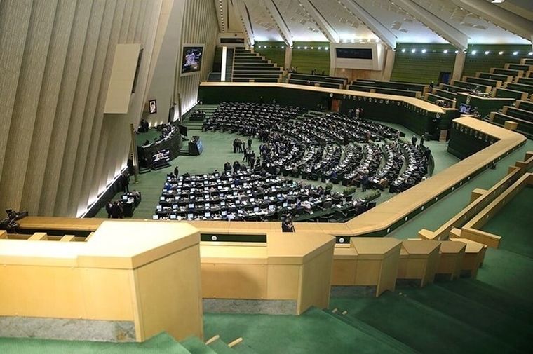 مجازات خروج غیرمجاز ایرانیان خارج از کشور برداشته می‌شود