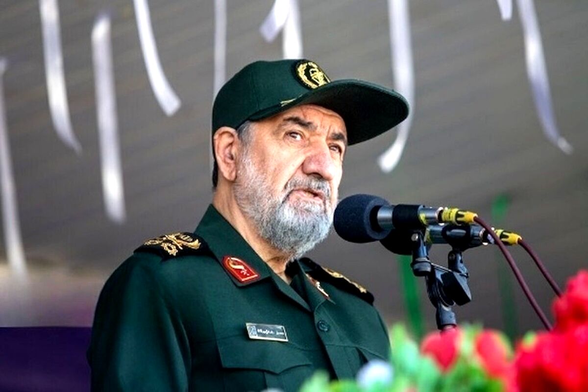 محسن رضایی خطاب به رسانه‌ها:درباره جنگ گمانه زنی نکنید