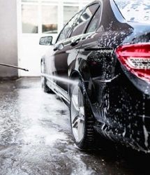 زن جوان در کارواش بدبخت شد! + ببینید