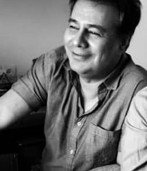 تصاویری جذاب از میترا ابراهیمی در کنار پیمان و رومی دخترشان