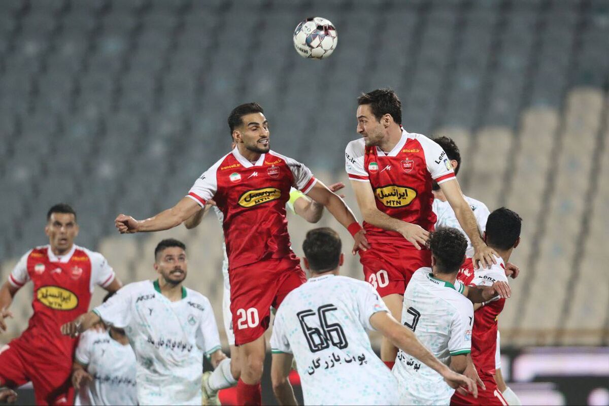 استقبال پرسپولیسی‌ها از ترک ورزشگاه آزادی!