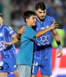 عجیب‌ترین سلفی لیگ را مهاجم استقلال گرفت!