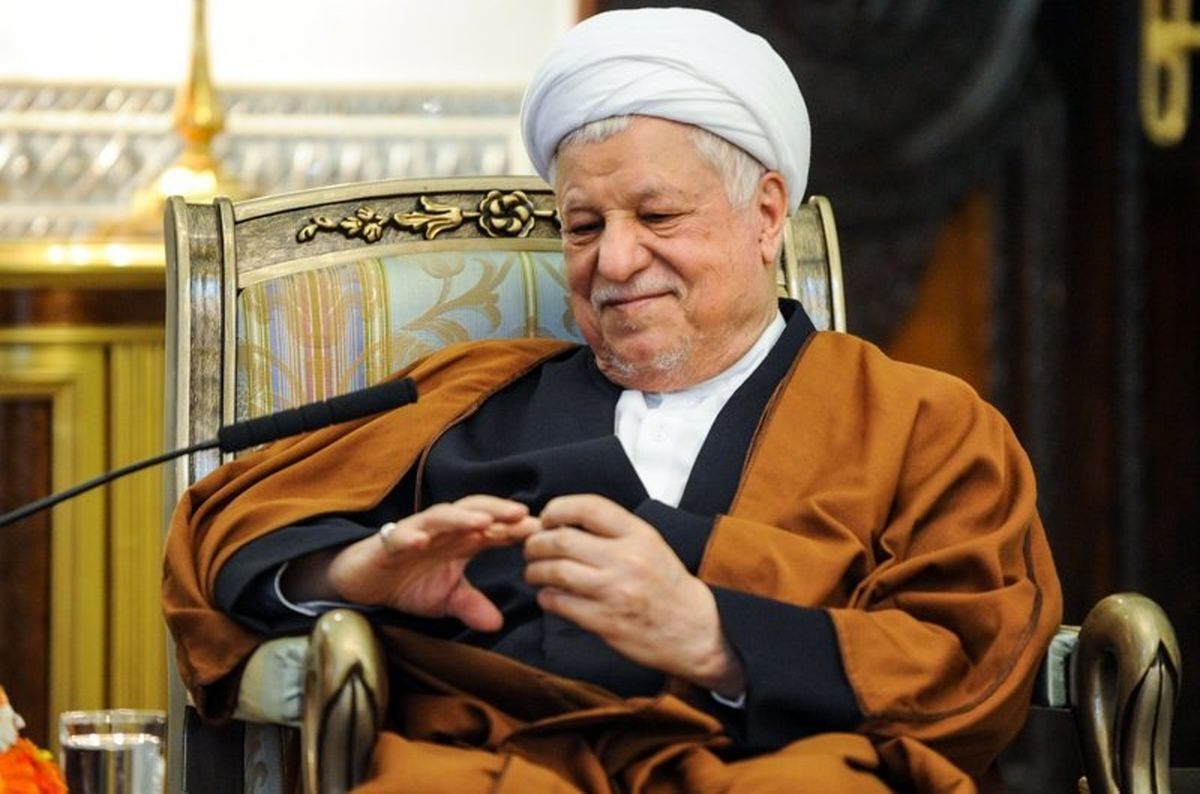 روزنامه جوان: استخر مرحوم هاشمی رفسنجانی را باید با گلاب پر و تبدیل به موزه کرد!