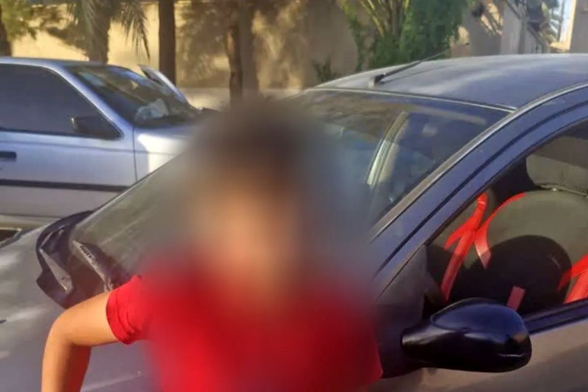 رانندگی کودک ۱۲ ساله با خودرو سواری