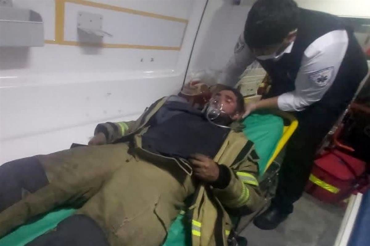 آتش سوزی تکان دهنده در یک ساختمان مسکونی ۳۶ واحدی در قزوین/ آمار مصدومان و کشته شدگان اعلام شد + عکس