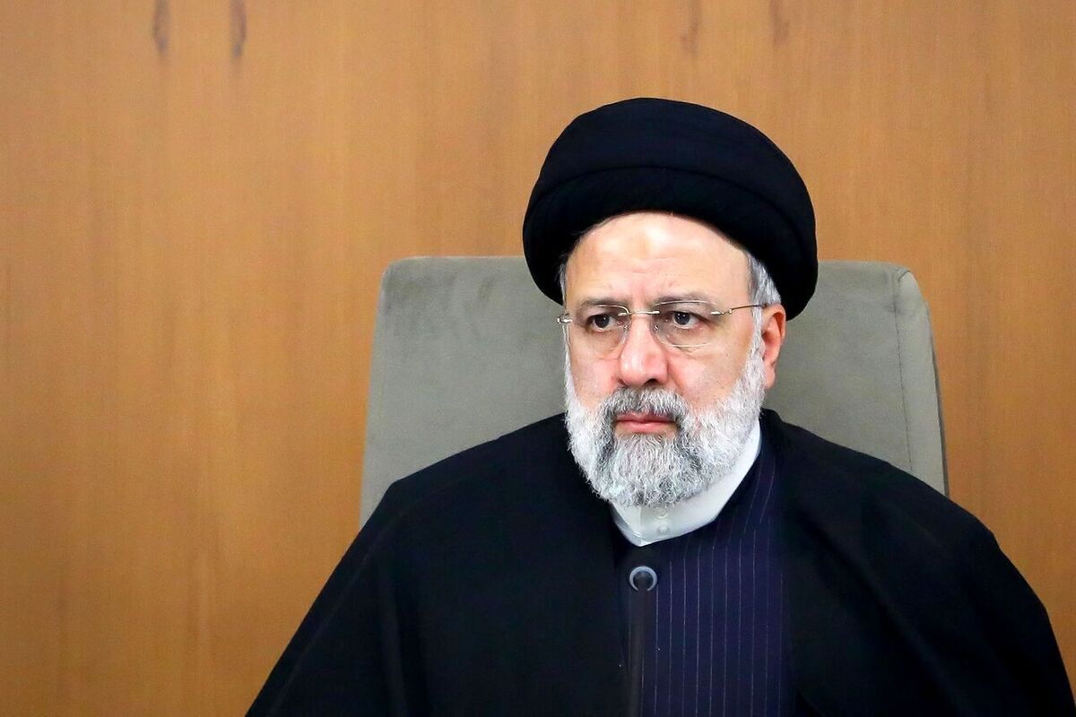 ماجرای تکه‌تکه کردن سجاده نماز شهید جمهور رئیسی
