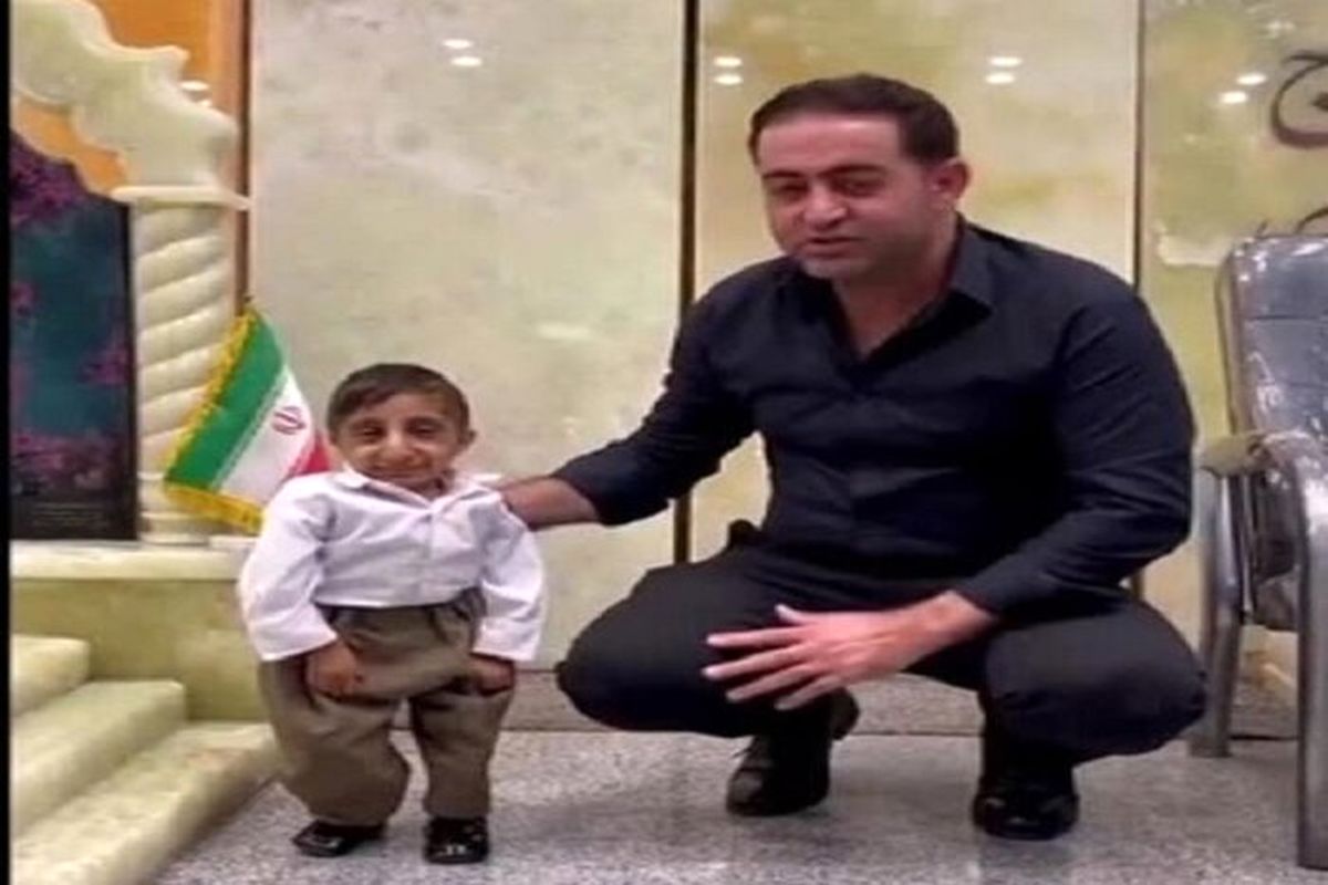 کار خیلی بزرگ کوتاه‌قدترین مرد جهان در بوکان!