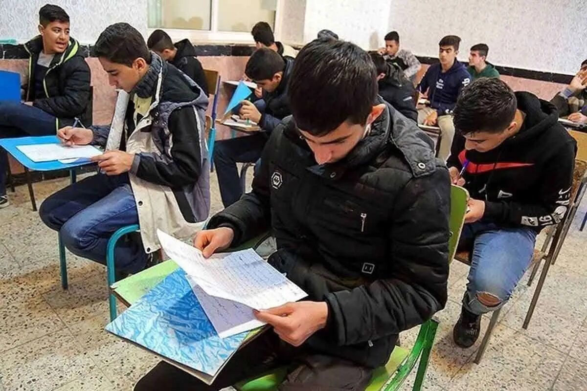 دانش آموزان موفق به اخذ کارت ورود به جلسه نشدند / اختلال در آموزش و پرورش 