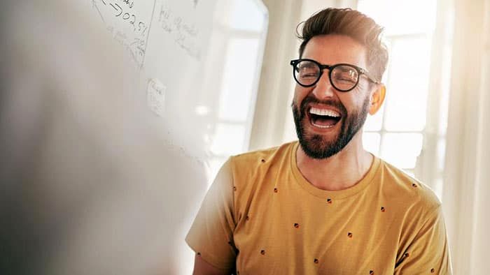 حرکت جالب و خنده دار خانم 20 ساله برای خیانت نکردن شوهرش حماسه ساز شد +عکس
