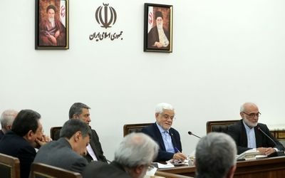 عارف: دولت و نهادهای عمومی یک هدف مشترک دارند