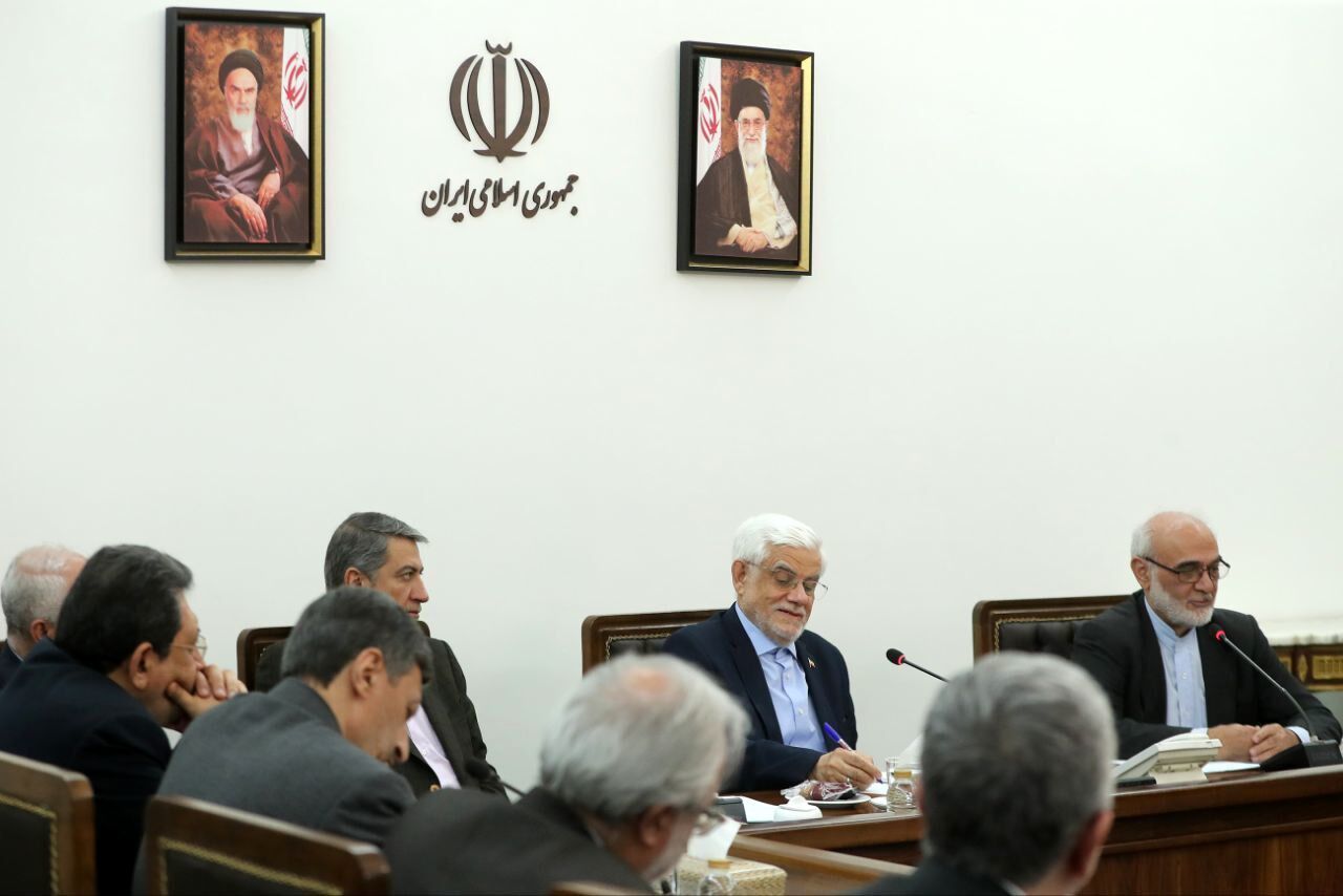 عارف: دولت و نهادهای عمومی یک هدف مشترک دارند