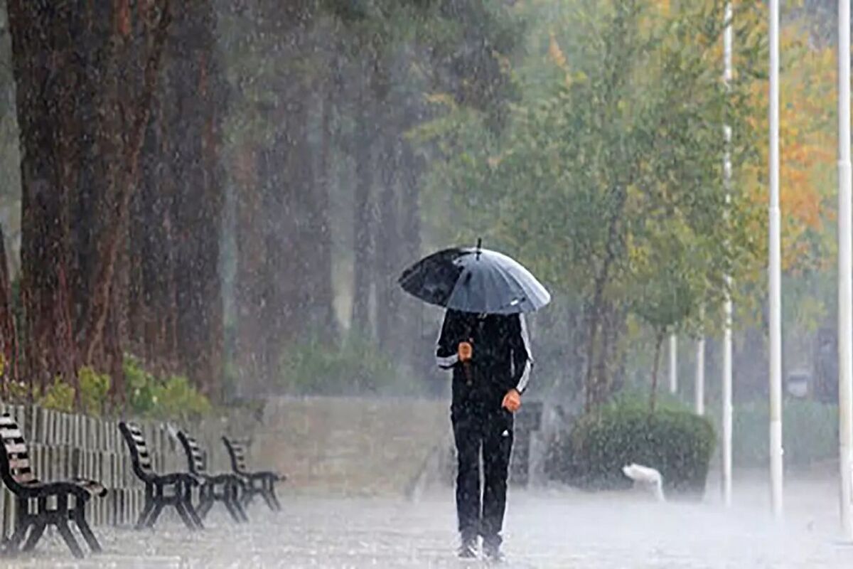ساکنان این مناطق چترهای خود را آماده کنند/ هشدار فوری هواشناسی
