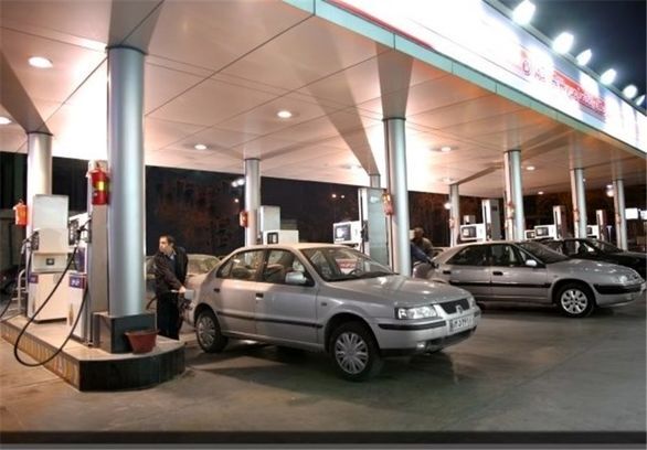 قیمت بنزین تغییر نمی کند | از طرح آزمایشی توزیع بنزین چه خبر؟
