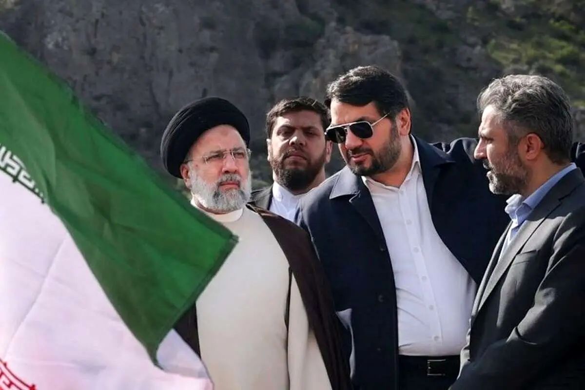 جواد محرابی یار همیشگی شهید رئیسی و محافظی که در صدر اخبار است/ تصاویرتلخ او بعد از شهادت شهید رئیسی