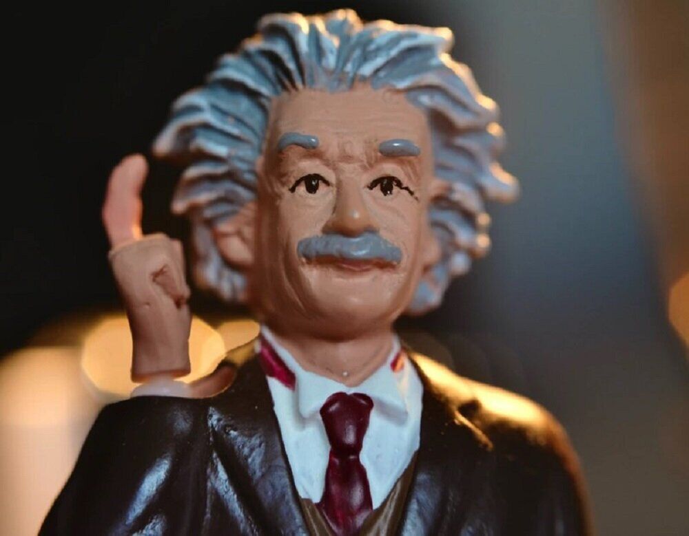 ۴ توصیه جالب از آلبرت اینشتین که زندگی‌تان را عوض می‌کند