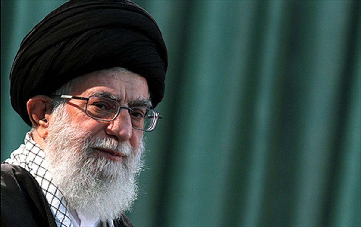 مقام معظم رهبری: هیچ شبانه روزی نگذشته الا این که من  حسن روحانی را دعا کرده باشم