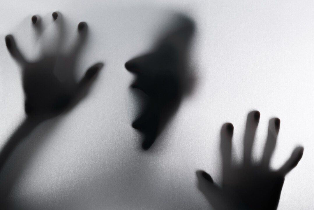 دست درازی ۲ مرد به یک پسر 