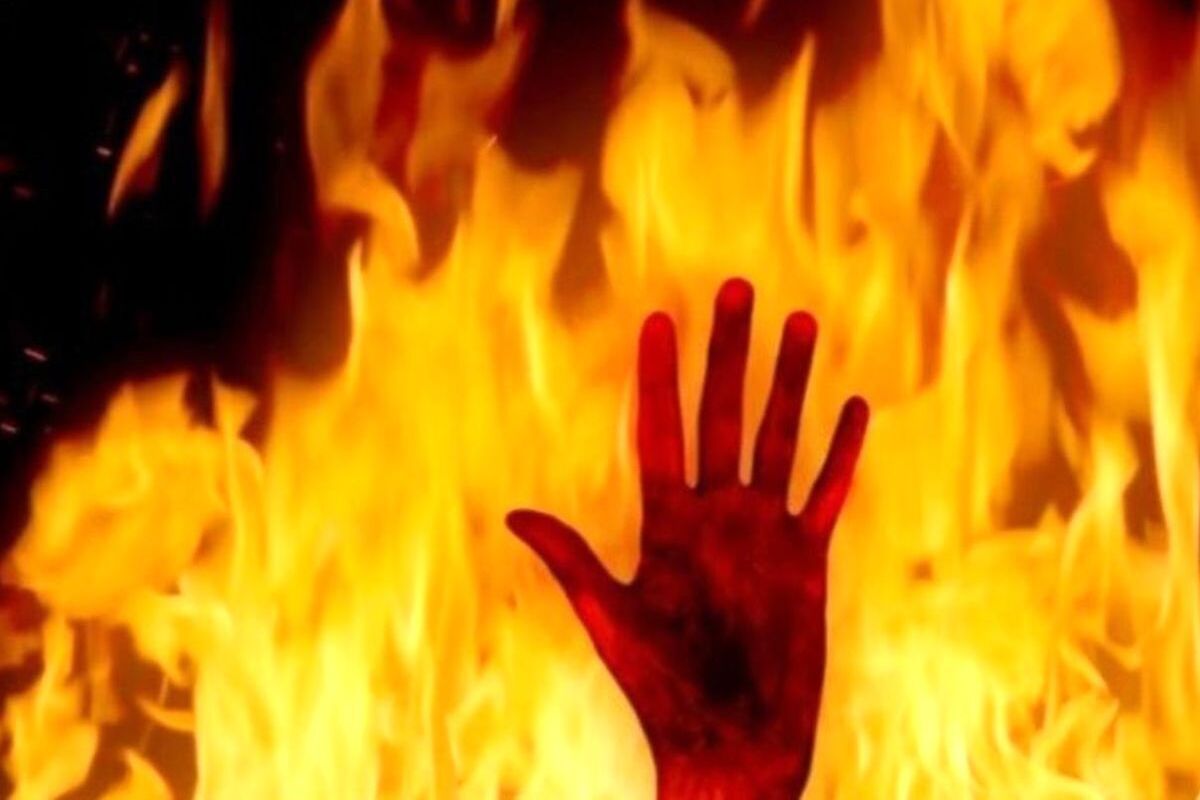 زن پس از دیدن خیانت شوهرش او را با پتو به تخت دوخت و آتشش زد! 