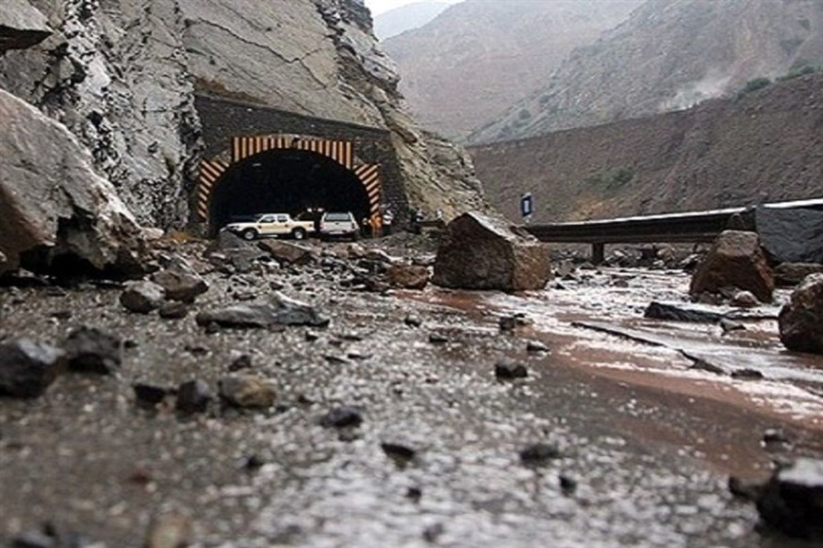 اسامی جانباختگان حادثه ریزش سنگ در جاده کندوان اعلام شد/ از کودک سه ساله تا زن 42 ساله