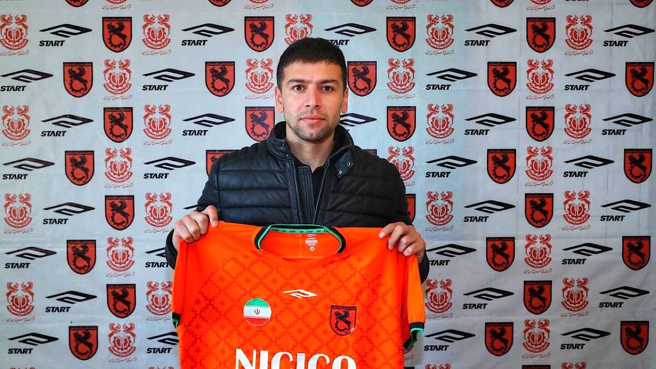 سعید مهری نارنجی‌پوش شد