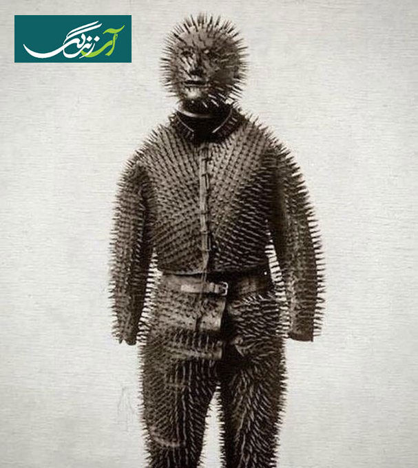۲۰۰ سال پیش با این لباس خرس شکار می‌کردند