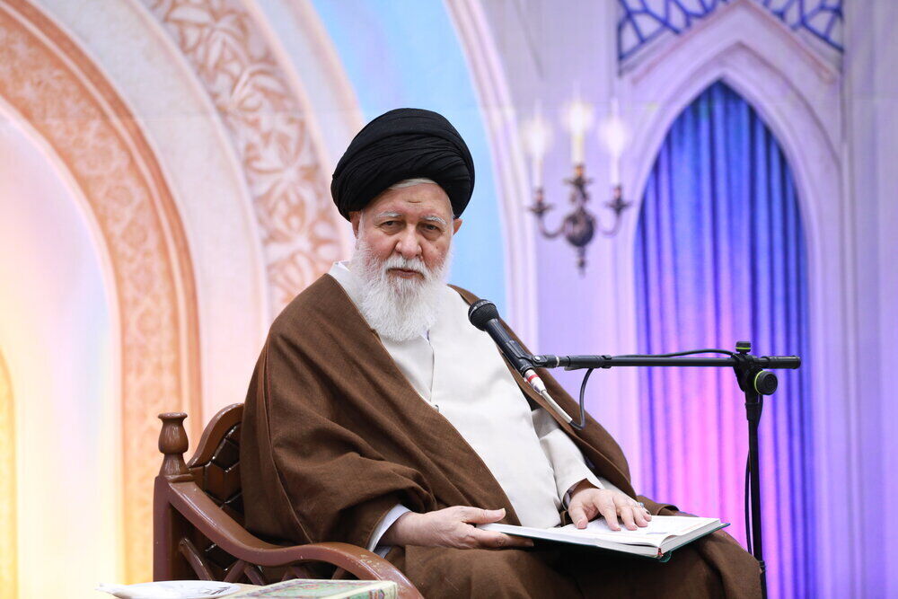 علم الهدی: مذاکره با آمریکا خلاف غرور ملی است