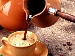 این افراد در روز بیش از ۲ فنجان قهوه نخورند