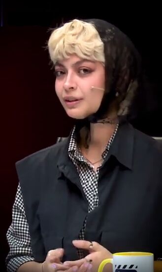 ستایش دهقان: خیلی‌ها می‌گن شبیه ریحانه پارسا هستم/ فیلم
