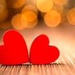 خلاقیت عاشقانه یک جوان برای ابراز دلتنگی برای معشوق درست در وسط جاده