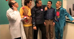 عکس جدید بازیگر خوش صدای سریال «درحاشیه» با پیراهنِ هلویی