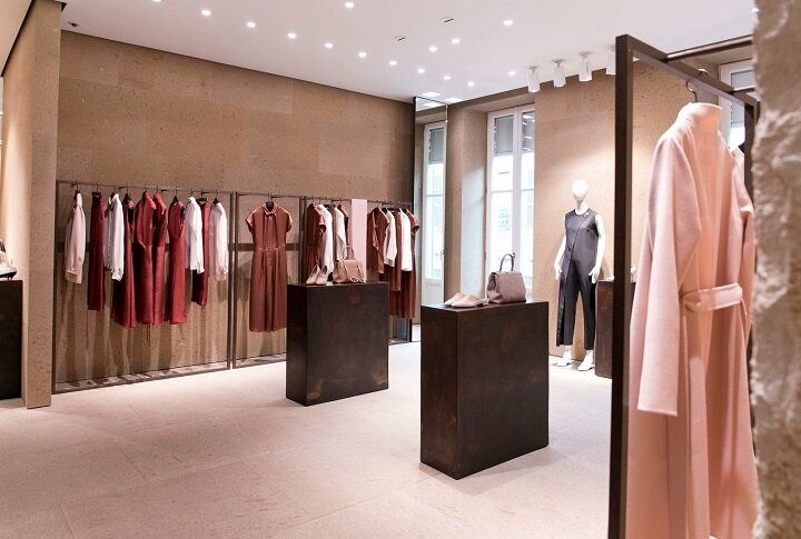 فیلمبرداری مخفیانه از زنان در اتاق پرو یک مجتمع تجاری در تهران/ تصاویر ضبط شده از مشتریان بر روی گوشی کشف شد