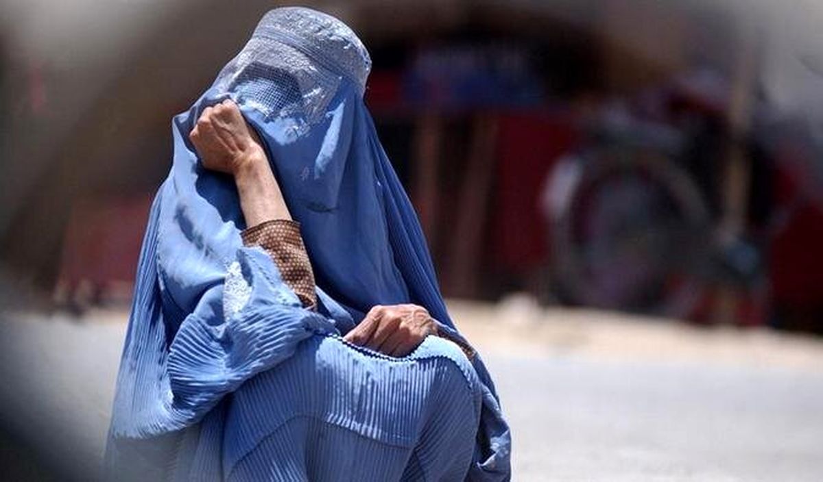 حرف زدن ممنوع؛ دستور جدید به زنان