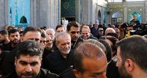 حضور مسعود پزشکیان در مراسم گرامیداشت شهید محمد باقری