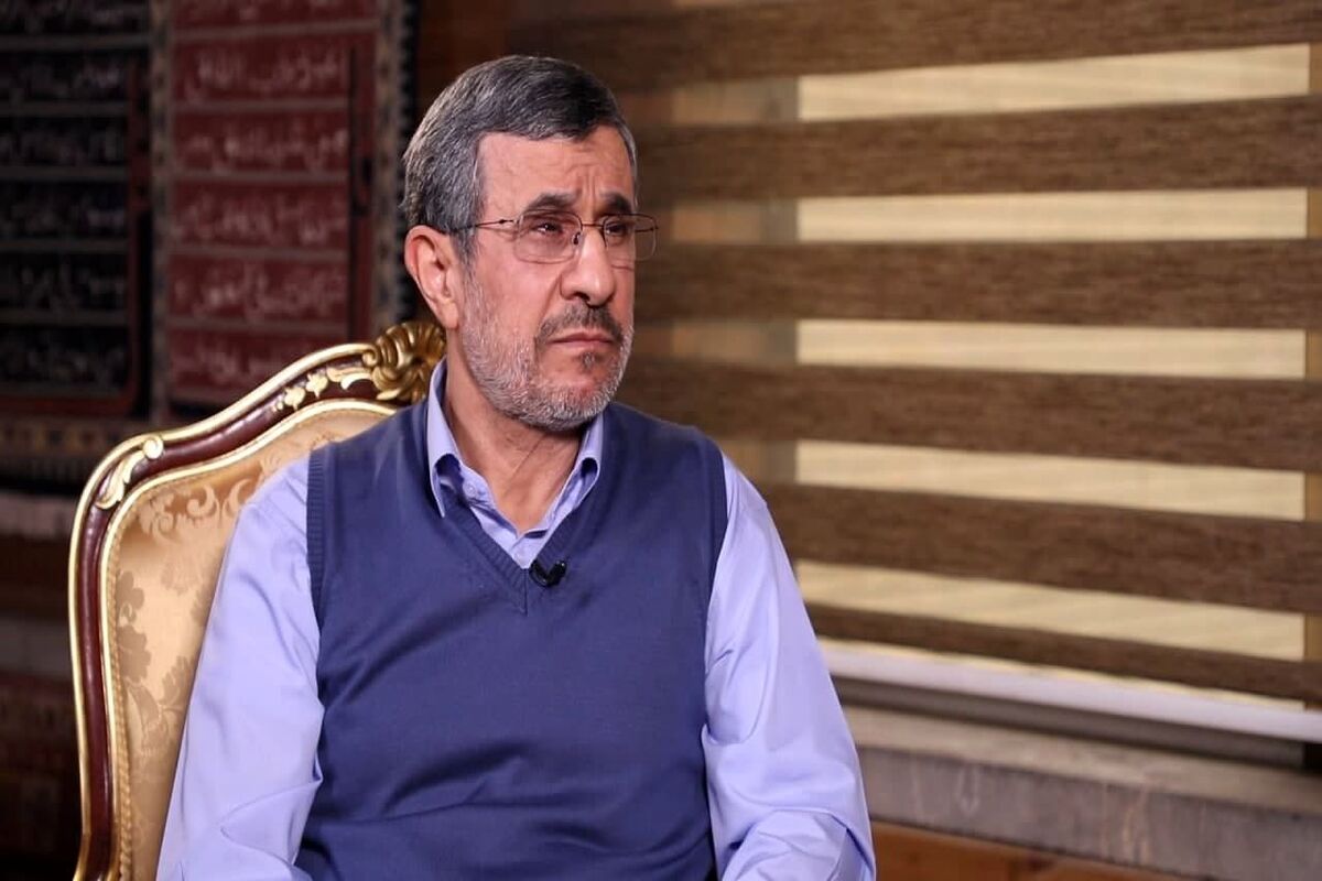 دیدار احمدی‌نژاد از غرفه اسرائیل در اکسپوی دبی+عکس