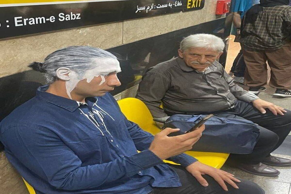تیپ عجیب این جوانان در مترو خبرساز شد + عکس