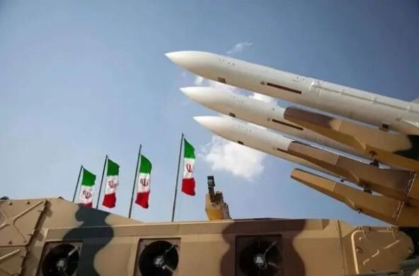 با این موشک بالستیک ایرانی می توان ناو هواپیمابر آمریکا را منهدم کرد
