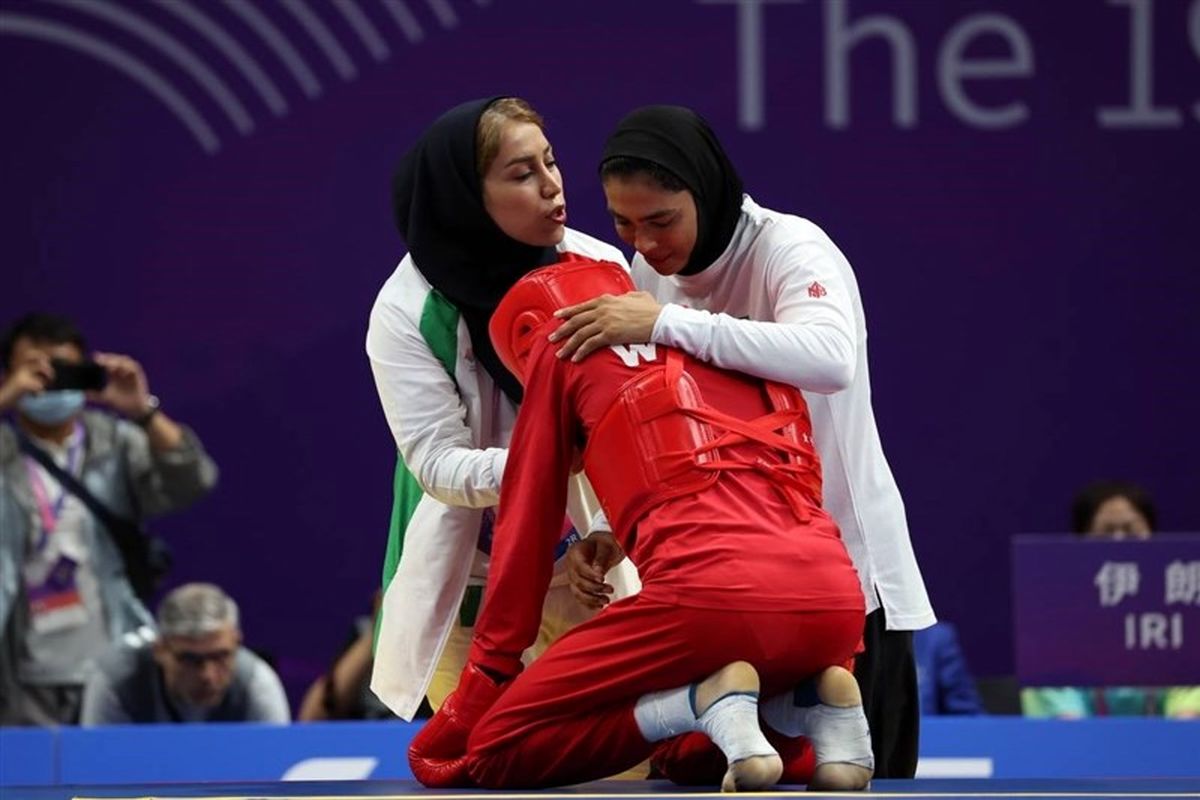 حمله تند سرمربی دانشگاه آزاد به خواهران منصوریان و شیرآقایی

