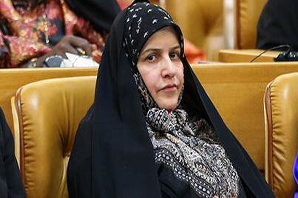  تصویری از همسر شهید ابراهیم رئیسی بعداز بازگشت به دانشگاه
