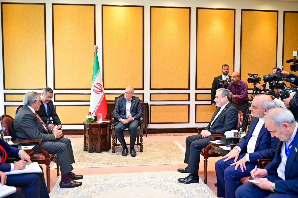 تاکید وزیر خارجه پاکستان بر تعهد عمیق به روابط تاریخی با ایران