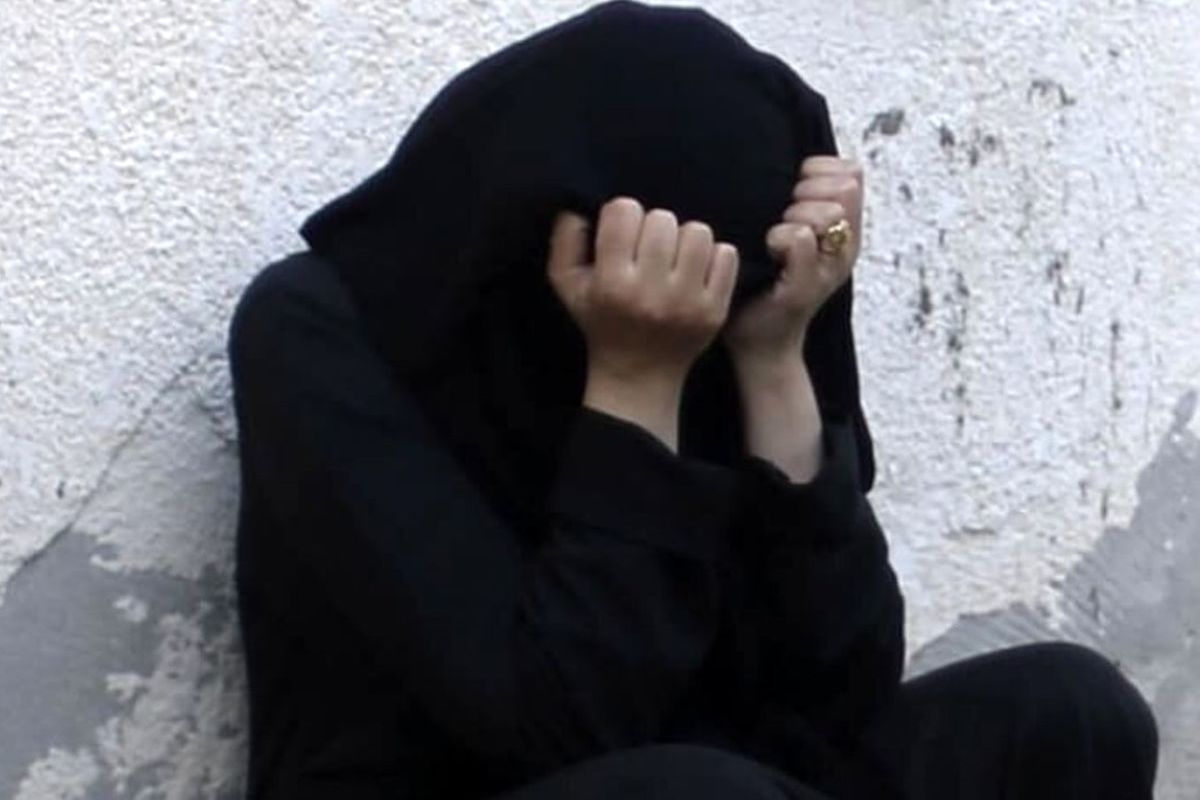 همسر مریضم را رها کردم و غرق در هوسبازی با ندیم هم خانه شدم/تن به خواسته هایش دادم