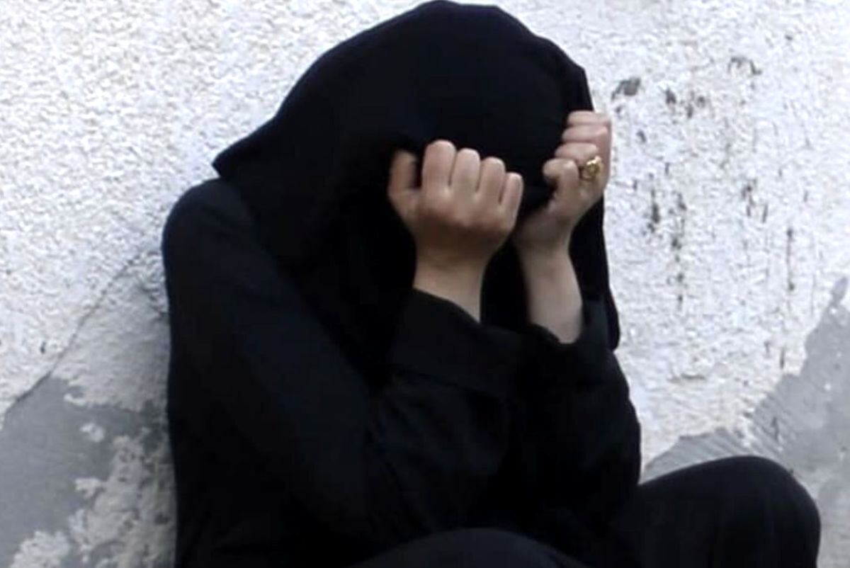 همسر مریضم را رها کردم و غرق در هوسبازی با ندیم هم خانه شدم/تن به خواسته هایش دادم