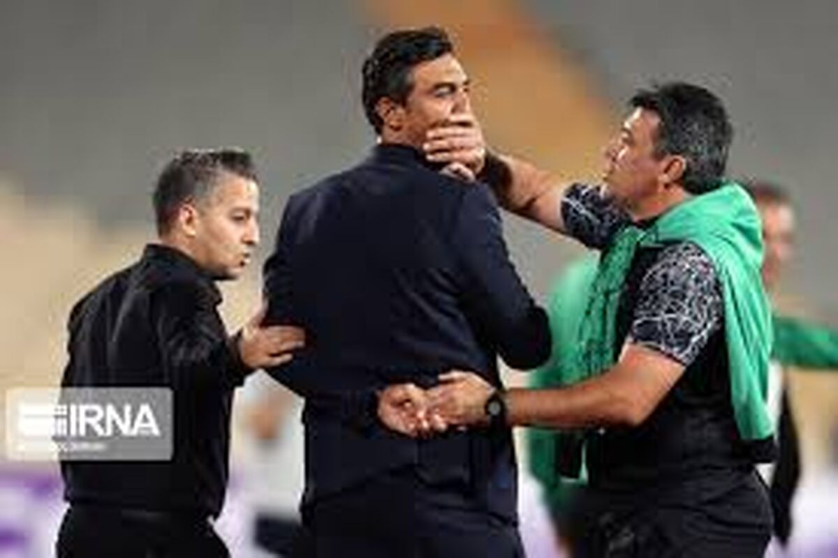 من را مثل سگ بیرون انداختند!