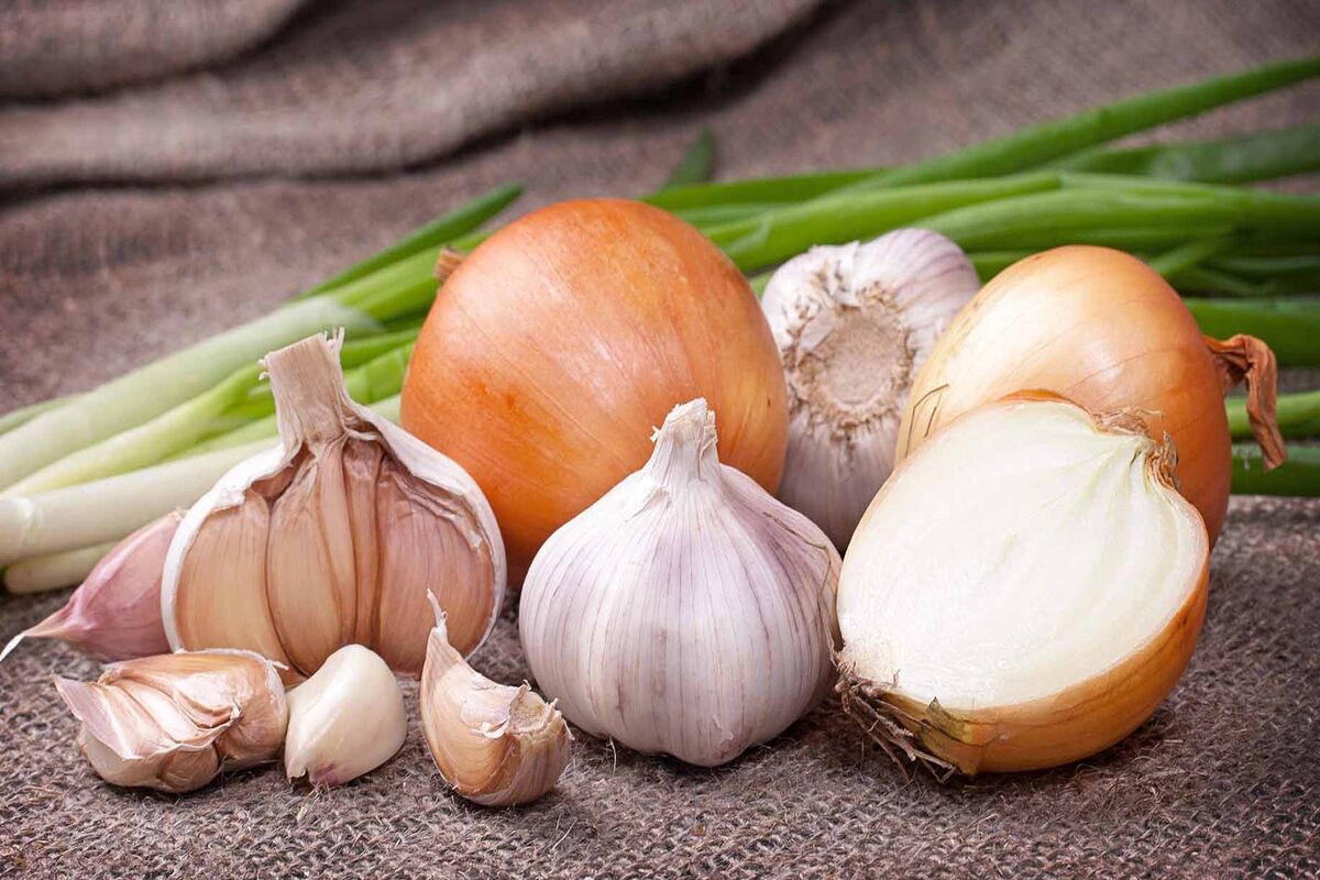 سیر و پیاز جوانه‌زده قابل خوردن هستند؟