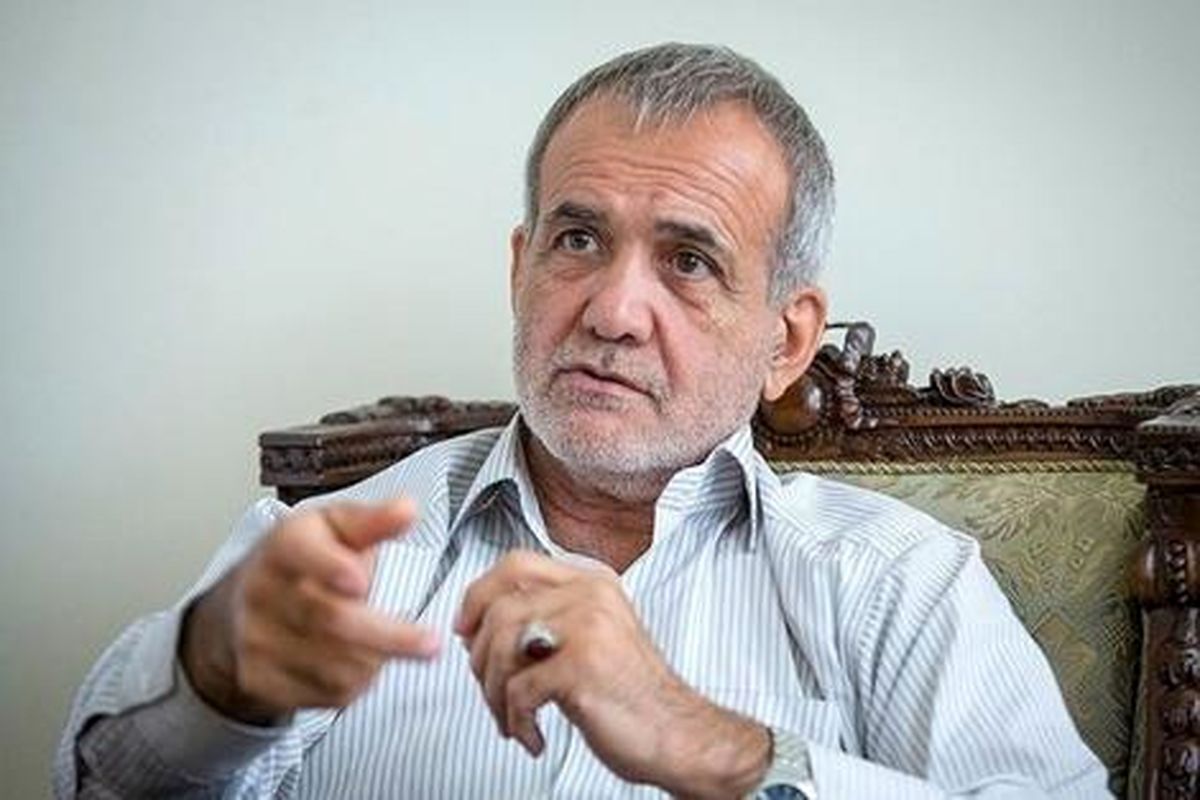 قاب معنادار و  از دختر هاشمی رفسنجانی در همایش حامی زنان مسعود پزشکیان
