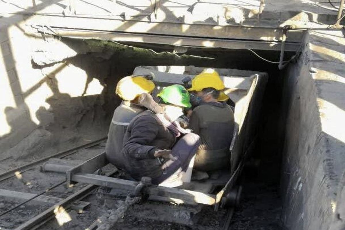 ریزش هولناک یک معدن در بافق؛ 24 کارگر ‌محبوس شدند