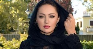 هنگامه قاضیانی و نیکی کریمی در یک مراسم