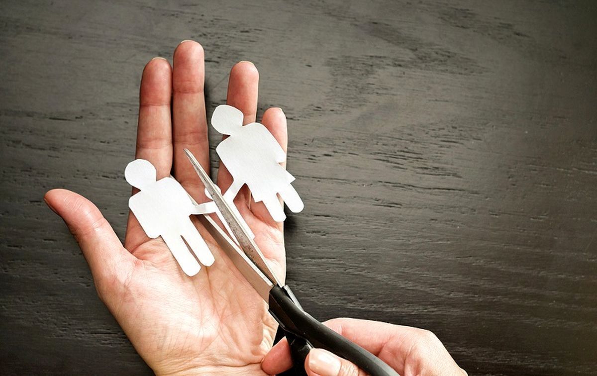 شغل باورنکردنی این مرد جوان لو دادن زنان خیانتکار به شوهرانشان است/ عکس

