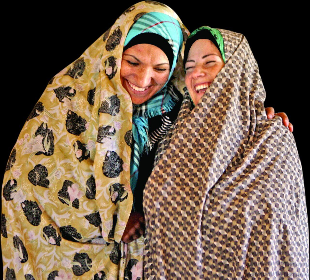 این دو دختر کاشمری همزمان با یک پسر 16 ساله ازدواج کردند/ این هوو‌ها یکبار هم دعوا نکردند!